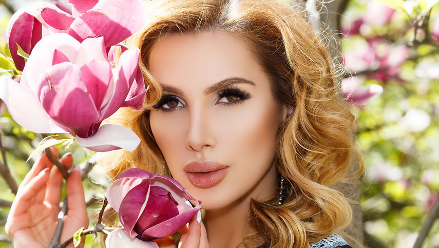 Анна Гомонова