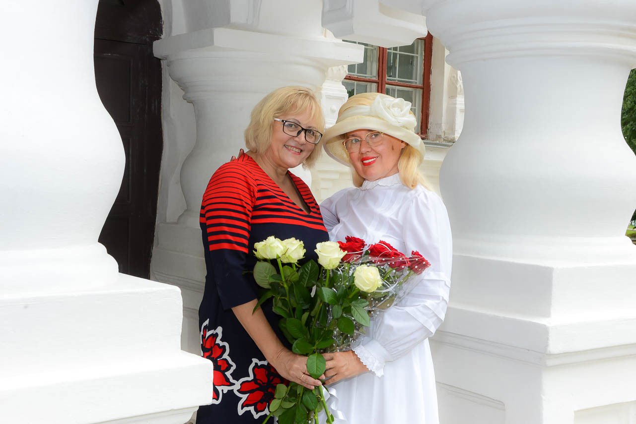 oksana-fursa-sovremennyj-folk-art-na-vystavke-v-chernigove