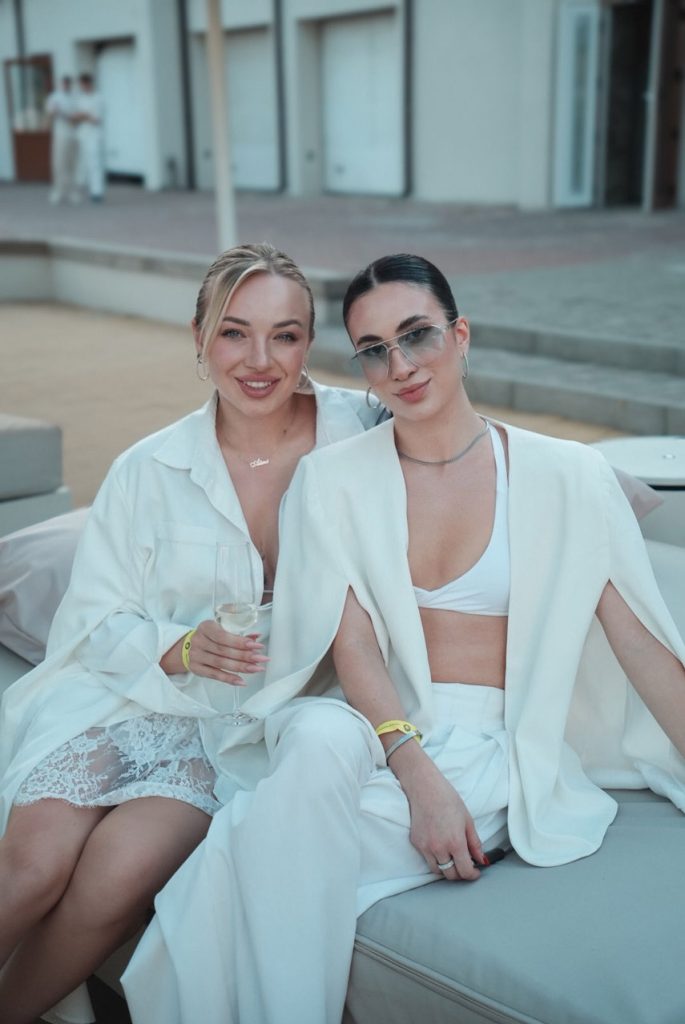 White Party Відродження